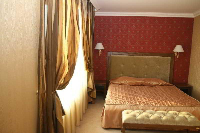 Hotel Club Central Hisarea Cameră foto